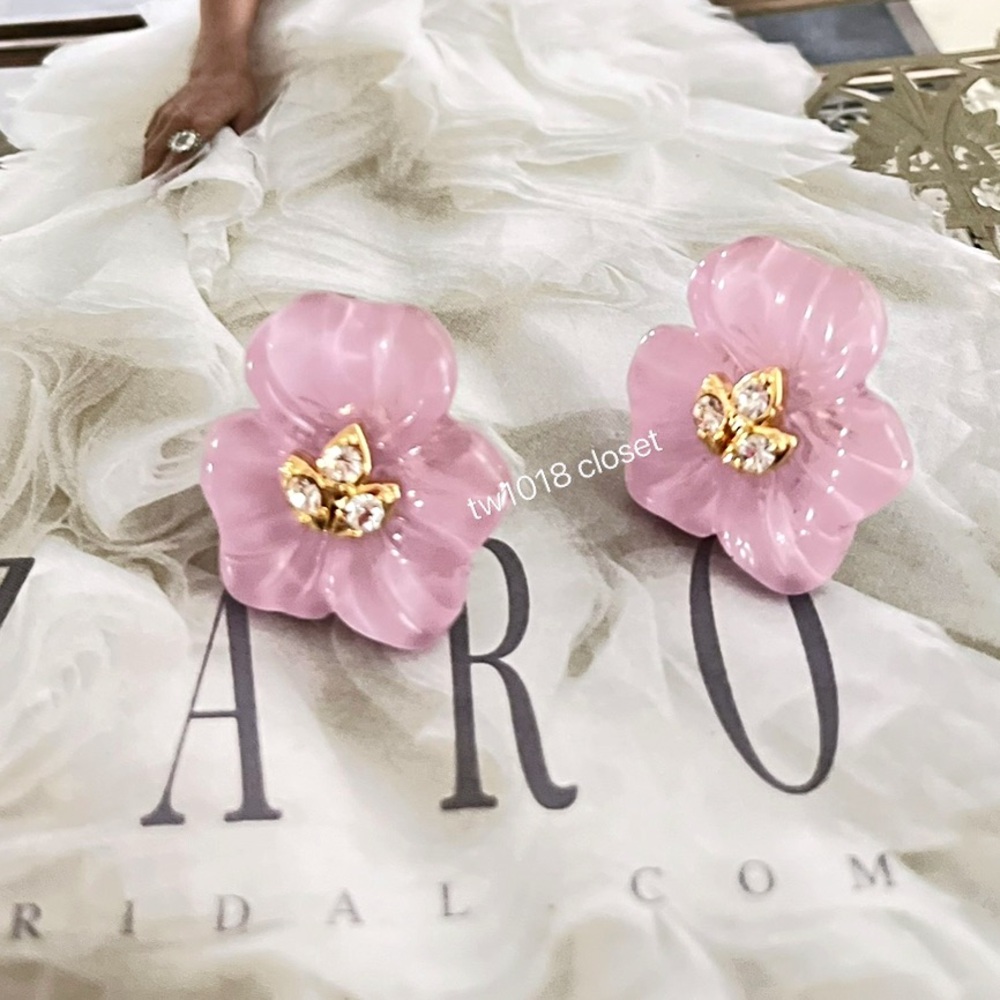 Alexis Bittar Pansy Lucite Petite Post Earring - Picture 4 of 6